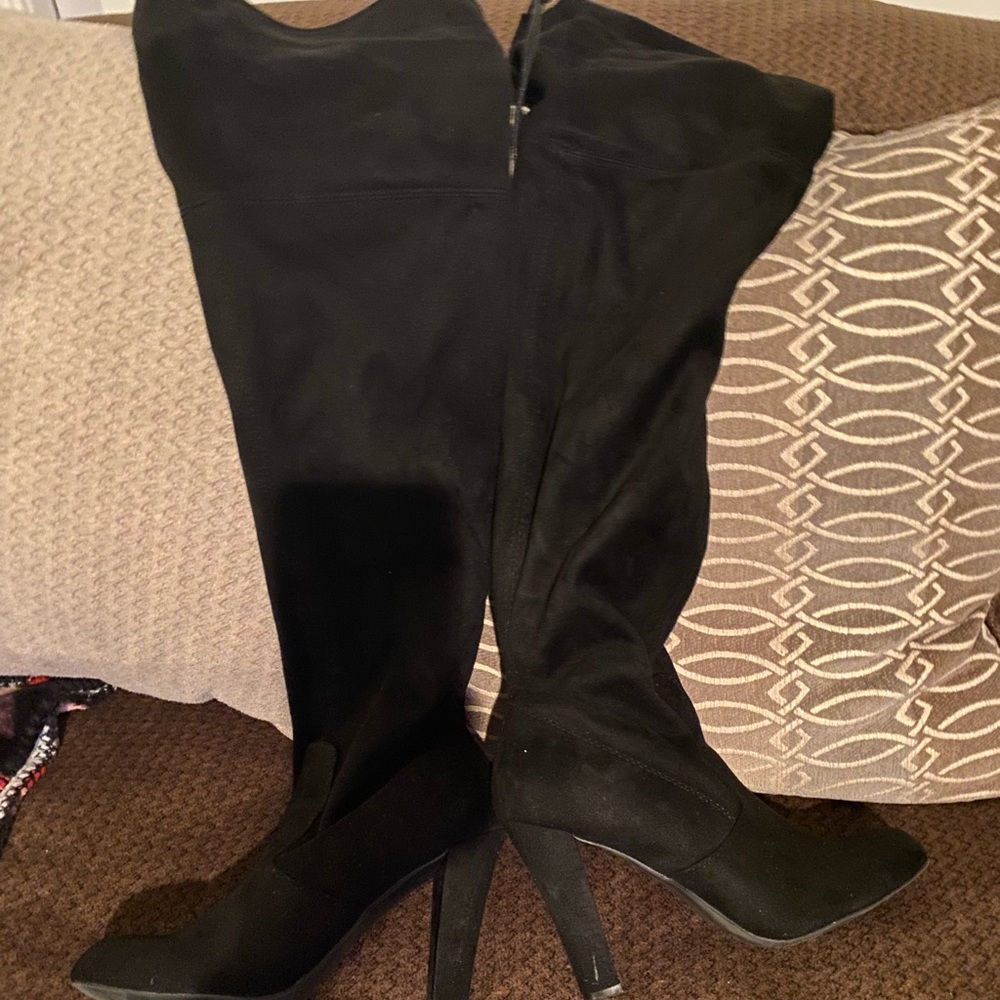 USED Over The Knee High Heel Black Boots Size 7.5 In Women’s